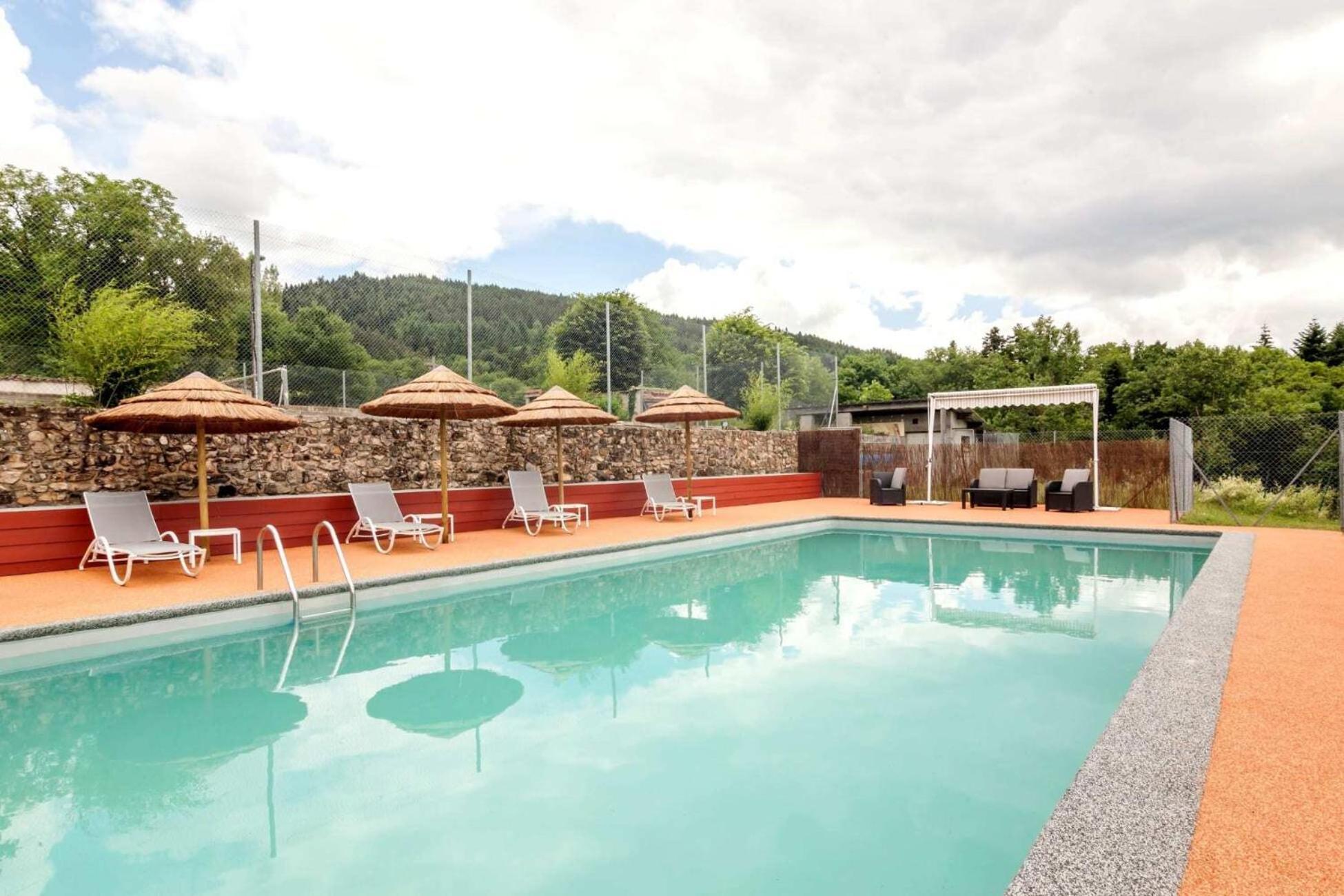 Domaine Le Prieure Chaumont-le-Bourg Exterior foto