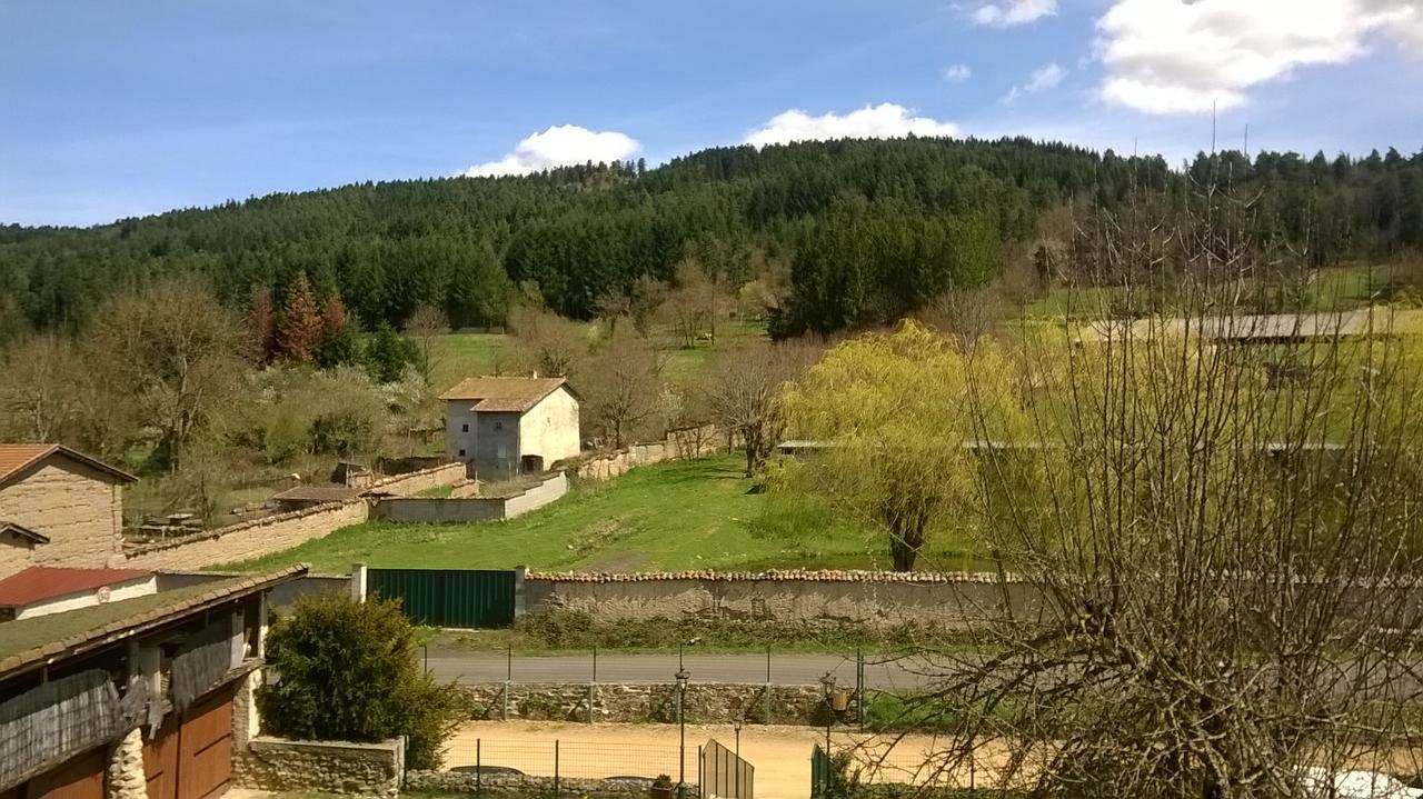 Domaine Le Prieure Chaumont-le-Bourg Exterior foto